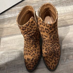 Cheetah Print booties, size 7